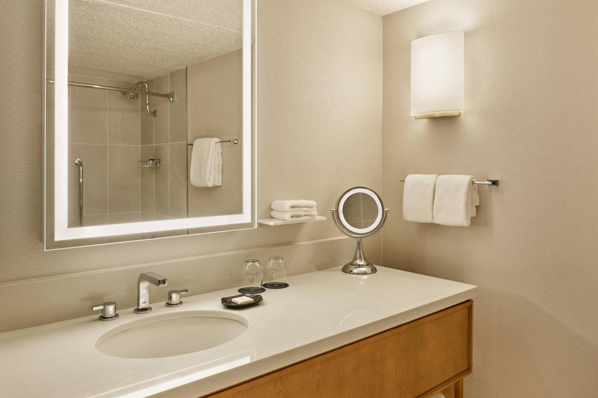Sheraton Portland Airport Hotel Екстериор снимка